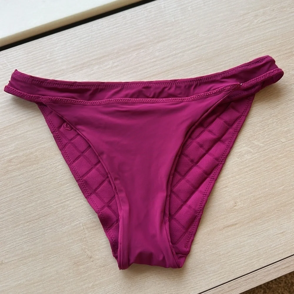 Lululemon Diamond Grid Skimpy-Fit Swim Bottoms, Size 8